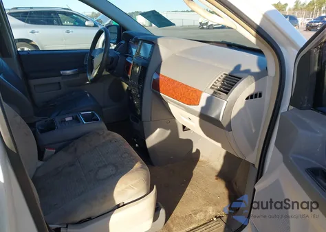 2008 Chrysler Town & Country Touring from USA, damaged, VIN 2A8HR54P08R637722